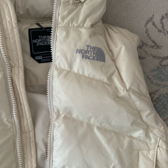 North face puffy vest - Picture 4 of 6